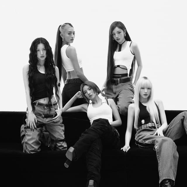Album cover of i-dle