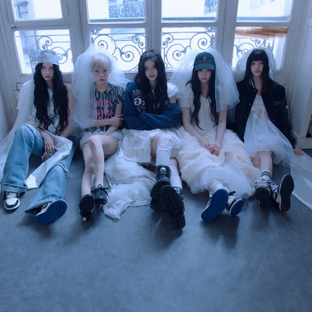 Album cover of ILLIT